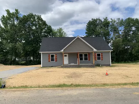 318 Cassie Dr, Lafayette, TN 37083