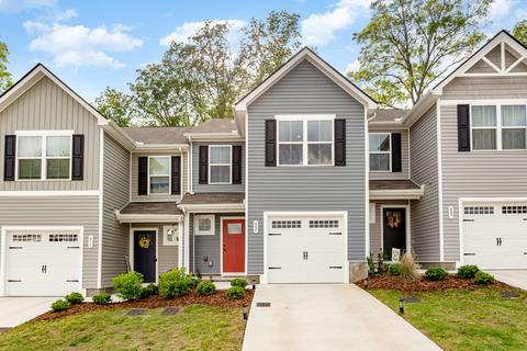 609 Woodall Ridge Dr, Lebanon, TN 37090