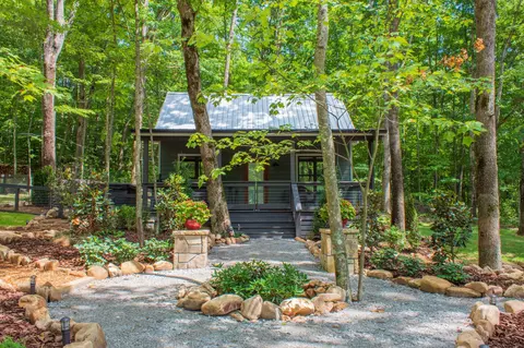 140 Waters Edge Way, Tracy City, TN 37387