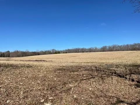 139 Sullivan Ln, Tullahoma, TN 37388