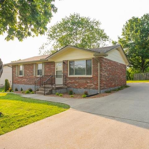 211 Friendship Dr, Goodlettsville, TN 37072