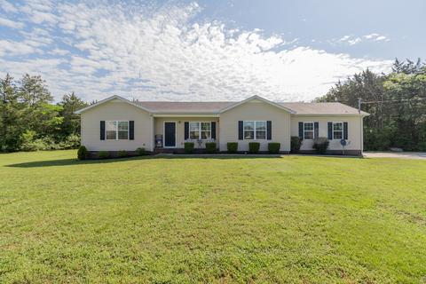 137 Hayfield Ln, Unionville, TN 37180