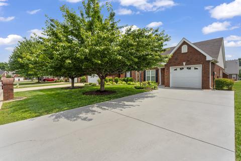 2808 Stonehedge Dr, Murfreesboro, TN 37128