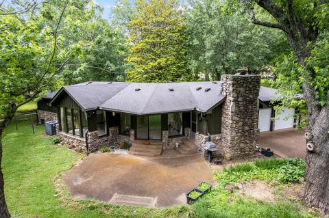 700 Nesbitt Ct, Nashville, TN 37207