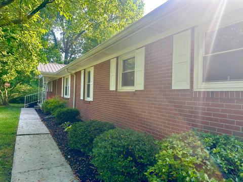 401 Skyline Park Dr, Hopkinsville, KY 42240