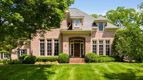 738 Vosswood Dr, Nashville, TN 37205