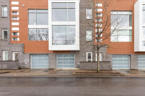 710 Strickland Dr, Nashville, TN 37206
