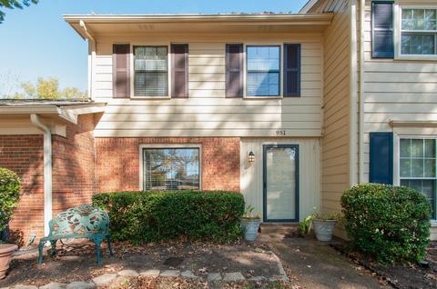 951 Todd Preis Dr, Nashville, TN 37221