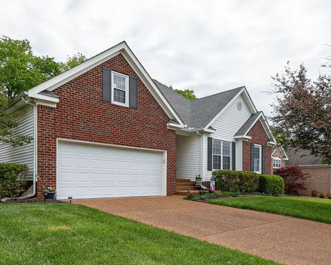 1010 Persimmon Dr, Spring Hill, TN 37174