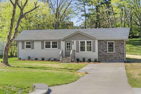 128 S Valley Rd, Hendersonville, TN 37075