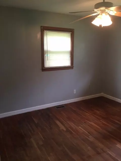 216 Vine Cir, Loretto, TN 38469 photo 3