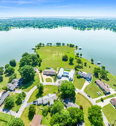 111 Imperial Pt, Hendersonville, TN 37075
