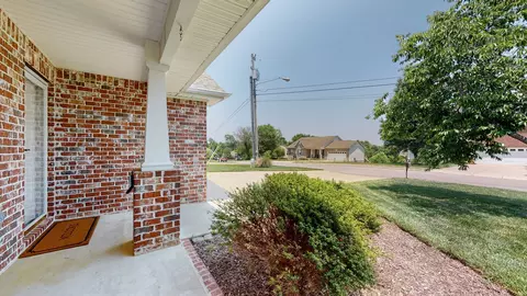 6025 Chickadee Cir, Spring Hill, TN 37174 photo 4