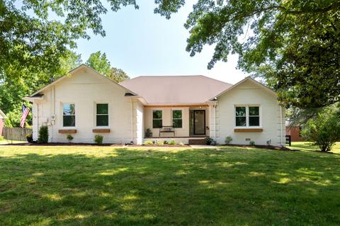 1046 Tom Osborne Rd, Columbia, TN 38401