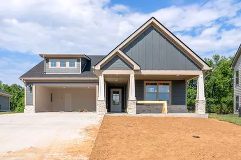 373 Frontier Dr, Clarksville, TN 37043