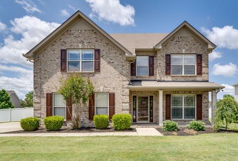 1824 Potters Ct, Murfreesboro, TN 37128