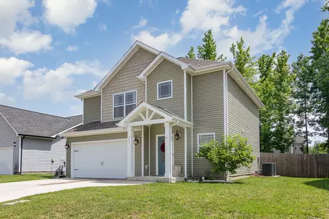 506 Sourwood Dr, Clarksville, TN 37042