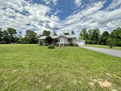 302 Pointe Ln, Lafayette, TN 37083