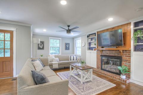 3005 Knobview Dr, Nashville, TN 37214