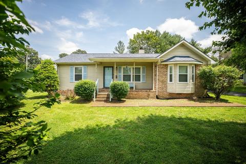 200 S Pleasant Hill Dr, Springfield, TN 37172
