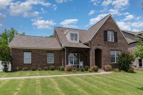902 Topaz Dr, Murfreesboro, TN 37128