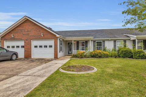 498 Flagstone Dr, Rossville, GA 30741