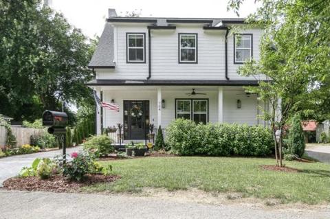 704 W End Cir, Franklin, TN 37064
