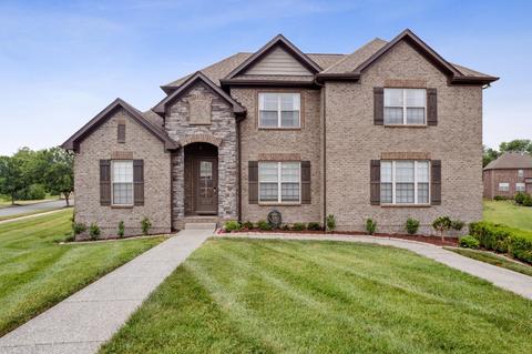 1102 Claire Ct, Gallatin, TN 37066