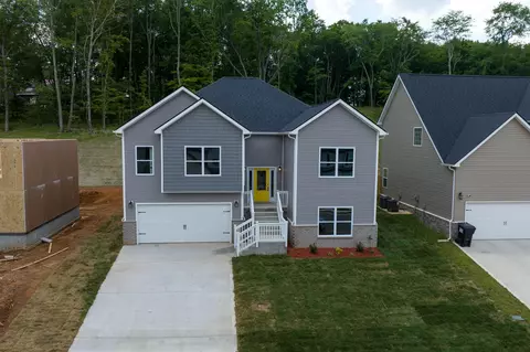 392 Barry Dr, Clarksville, TN 37040