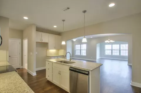 104 Owl Hollow Rd, Hendersonville, TN 37075