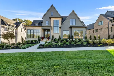 8884 Edgecomb Dr, College Grove, TN 37046