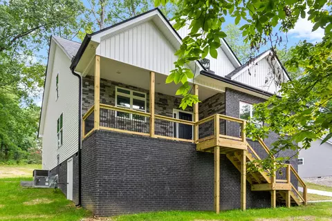 203 Valley Rd, Dickson, TN 37055