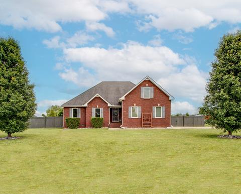1050 Stratus Dr, Murfreesboro, TN 37127