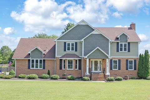 810 Twelve Oaks Rd, Tullahoma, TN 37388