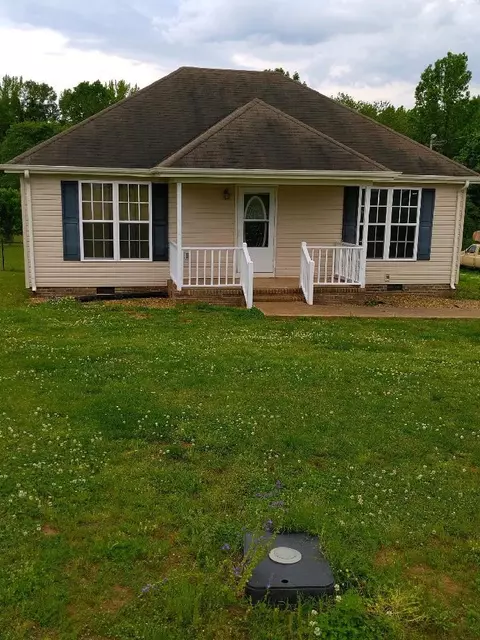 11 Crockett Dr, Fayetteville, TN 37334