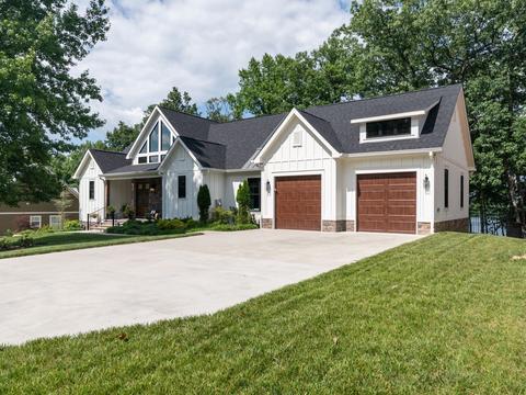 1672 Awalt Dr, Winchester, TN 37398
