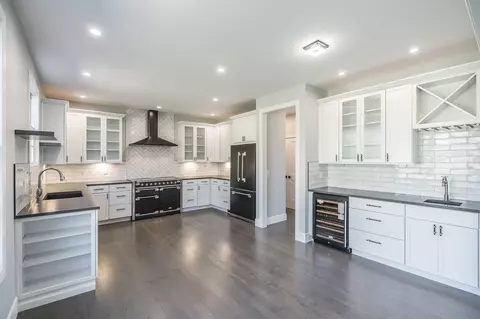 3800 Sentinel Dr, Nashville, TN 37209