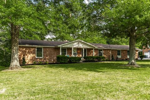 168 New Shackle Island Rd, Hendersonville, TN 37075