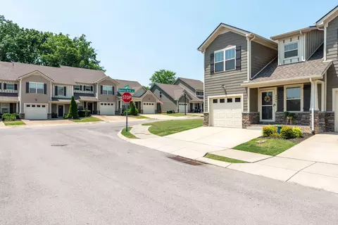 4046 Commons Dr, Spring Hill, TN 37174 photo 2