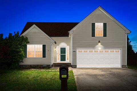 3756 Kendra Ct N, Clarksville, TN 37040
