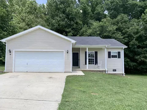 41 Brookwood Dr, Fayetteville, TN 37334
