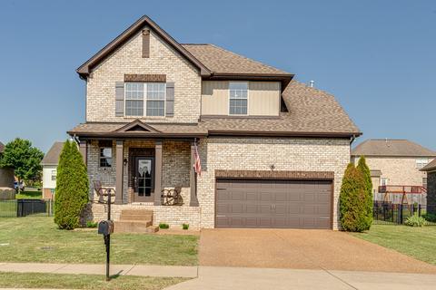 106 Philadelphia Pl, Hendersonville, TN 37075