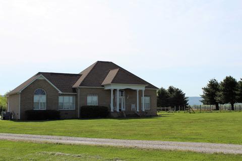 509 Garner Ln, Decherd, TN 37324 photo 2