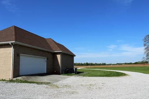 509 Garner Ln, Decherd, TN 37324 photo 4