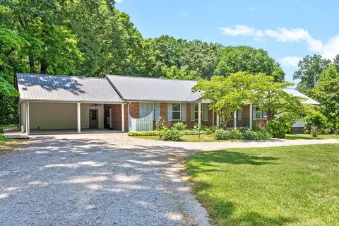 2732 Chapel Hill Rd, Clarksville, TN 37040