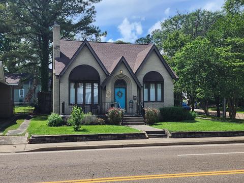 719 N Highland Ave, Jackson, TN 38301