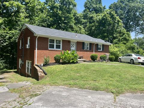 1020 Colonial Ct, Clarksville, TN 37043