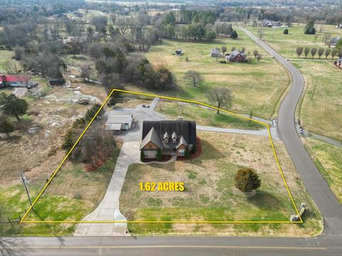 514 Parsons Rd, Christiana, TN 37037