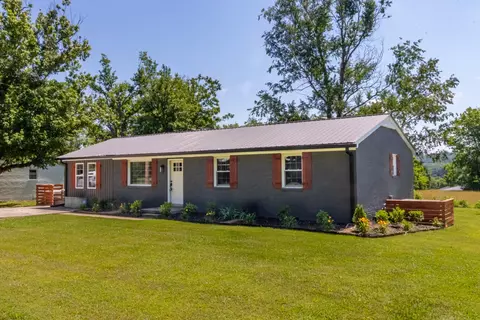 912 Turner Dr, Hartsville, TN 37074