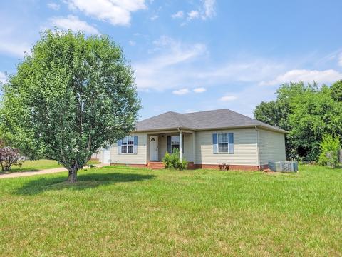 176 Man O War Dr, Oak Grove, KY 42262